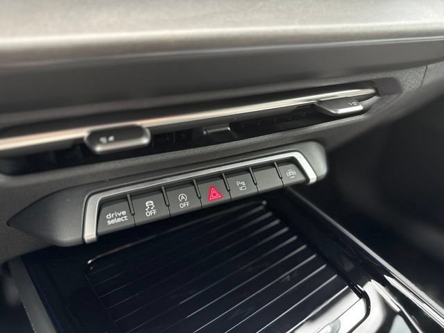 New 2026 Audi Q3 quattro 2.0T AWD/4WD image 22
