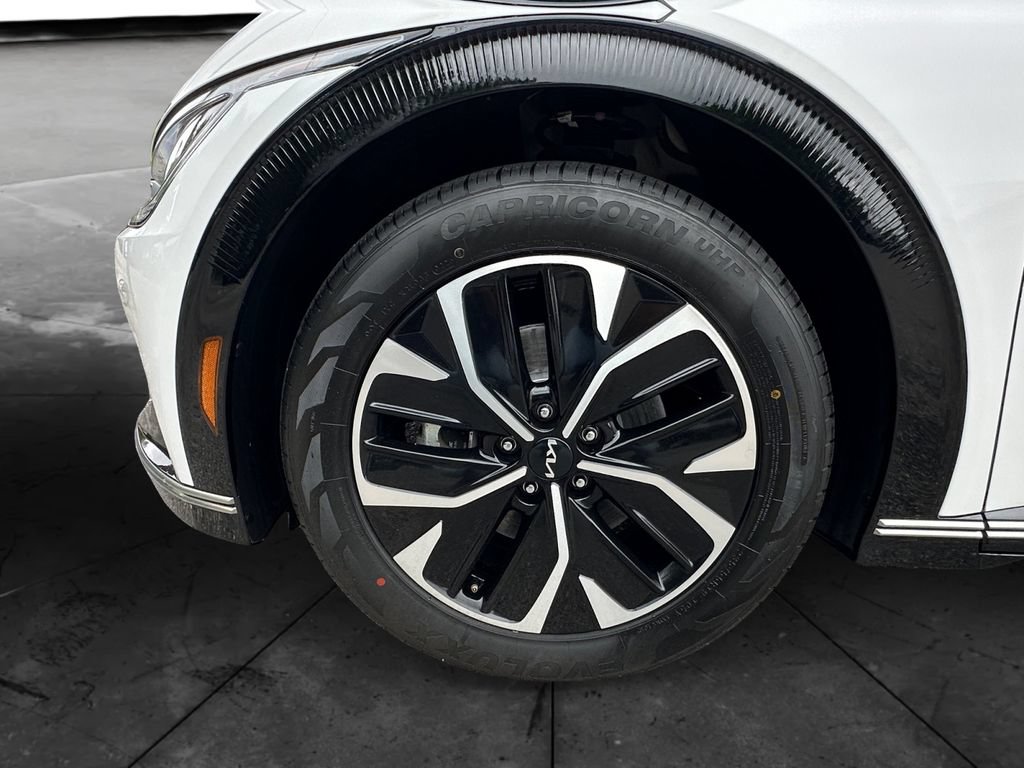 Used 2024 Kia EV6 Wind RWD image 14