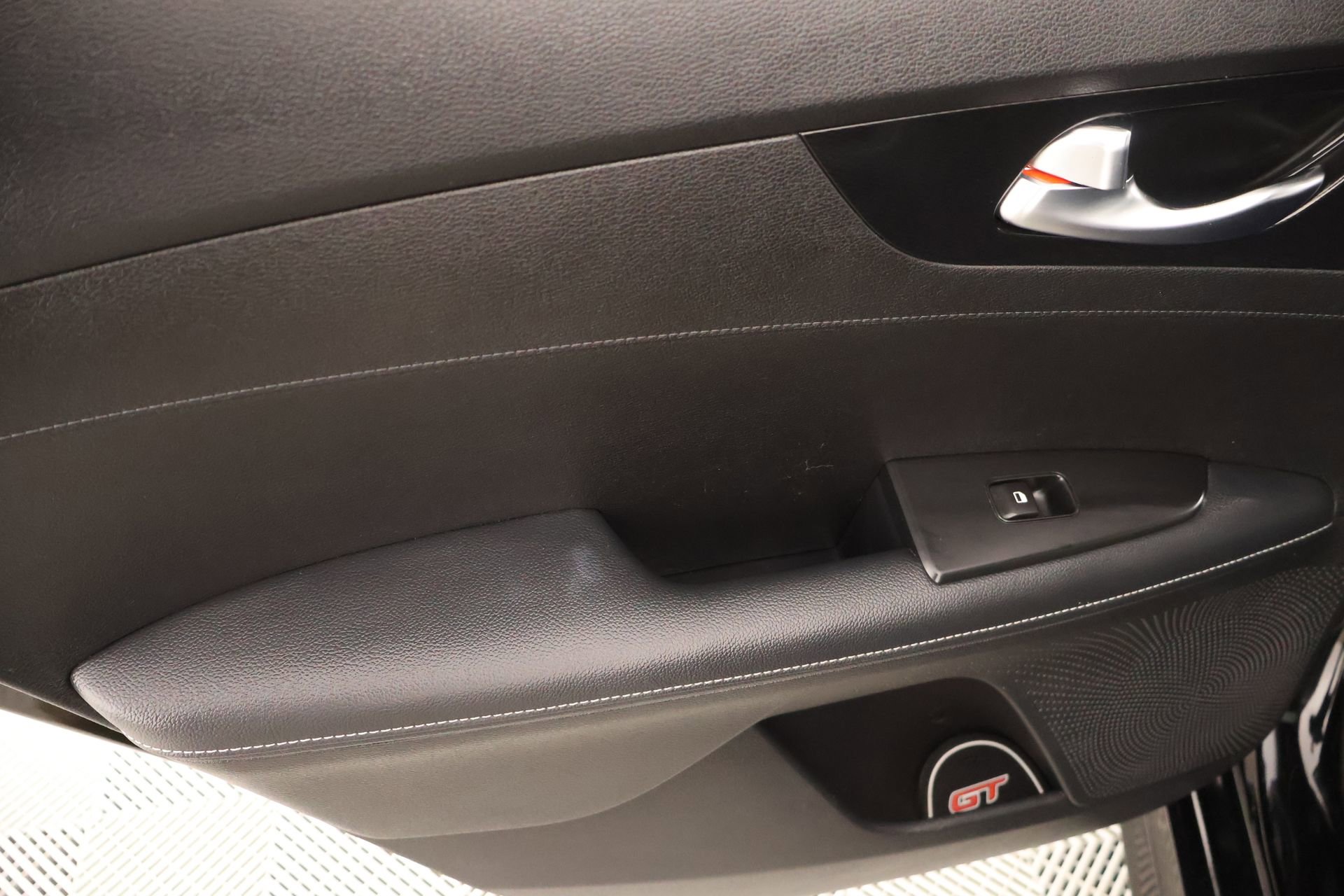 Used 2024 Kia Forte GT-Line w/ GT-Line Premium Package image 17