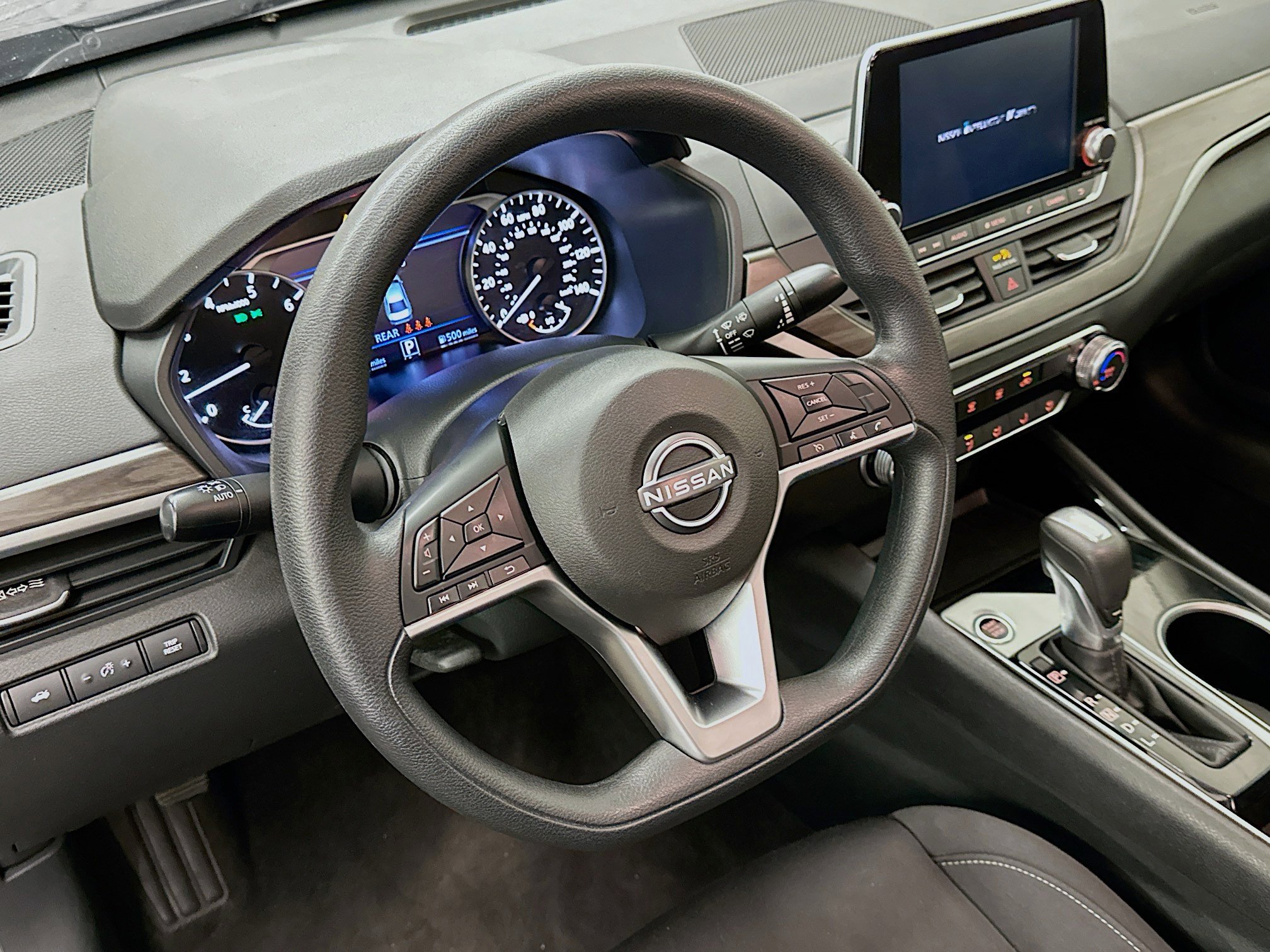 Used 2024 Nissan Altima 2.5 SV image 18