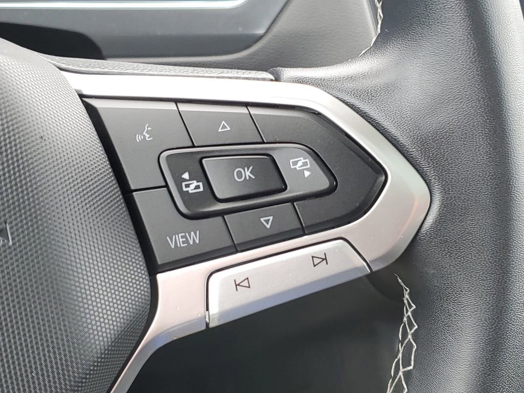 Used 2023 Volkswagen Tiguan SE image 12