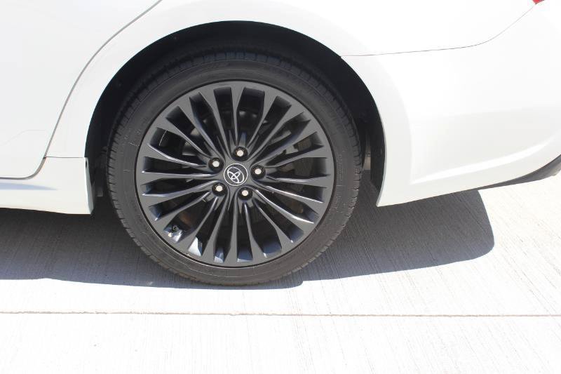 Used 2018 Toyota Avalon Touring w/ Carpet Mat Package FWD image 42