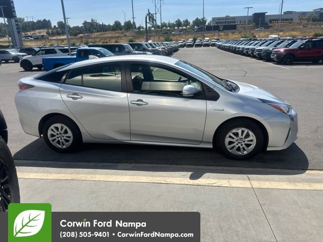 Used 2017 Toyota Prius Two w/ Carpet Mat Package FWD image 8