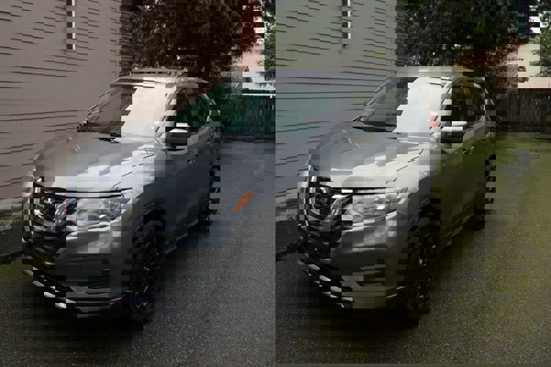 Used 2017 Nissan Rogue S image 1