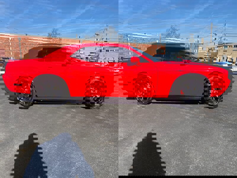 Used 2009 Dodge Challenger R/T image 2