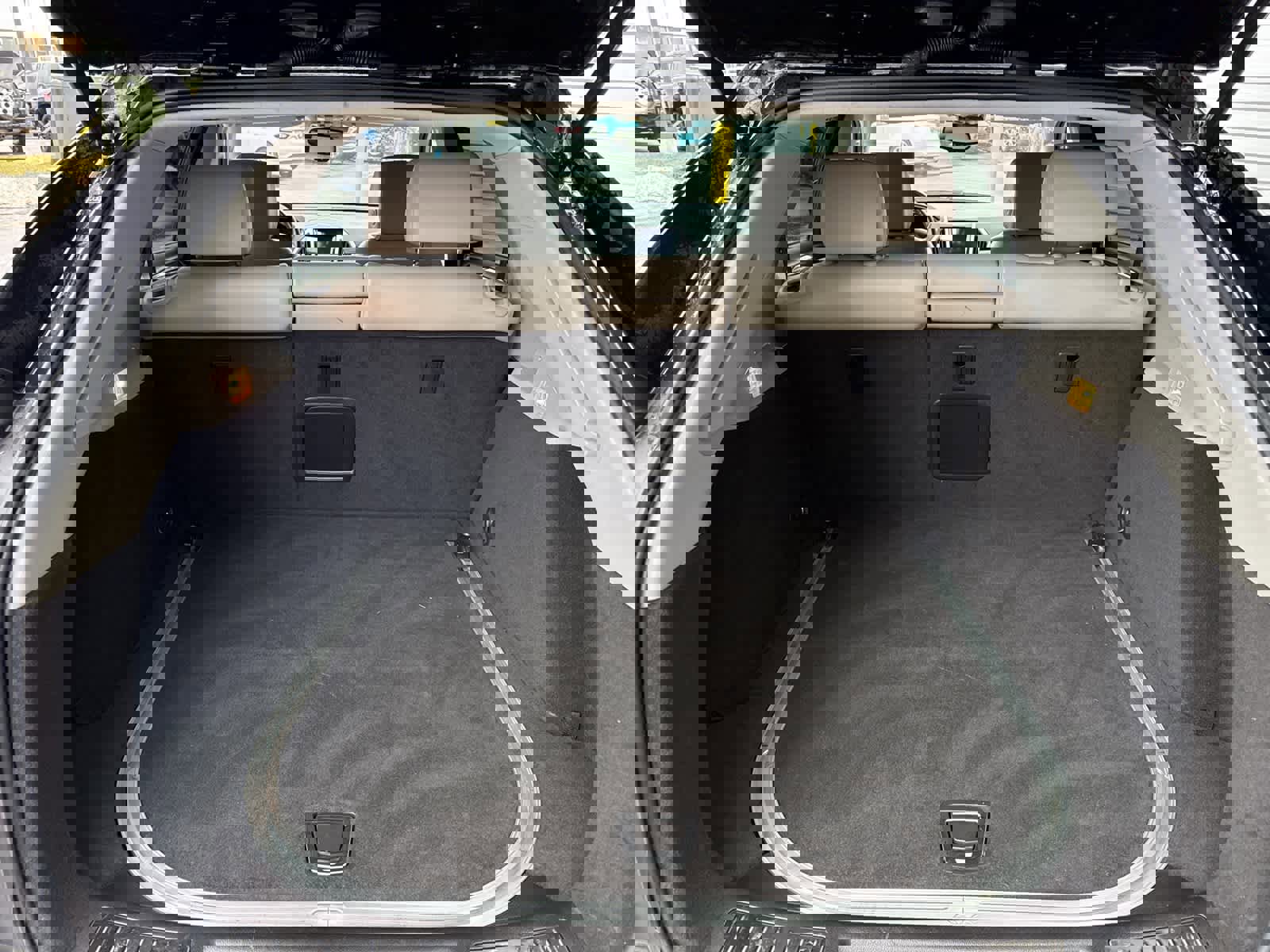 Used 2016 Cadillac SRX Performance w/ Driver Awareness Package image 9