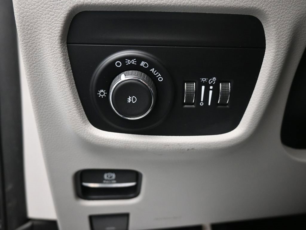 Used 2021 Jeep Grand Cherokee L Overland image 22