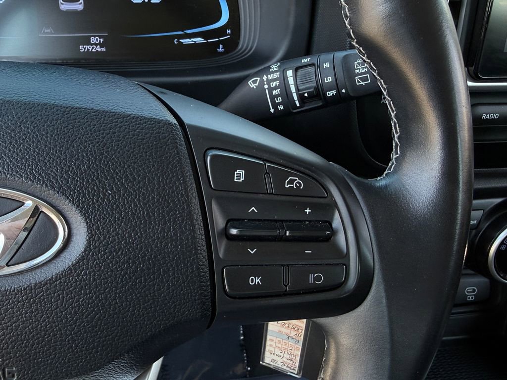 Used 2023 Hyundai Venue SEL image 28