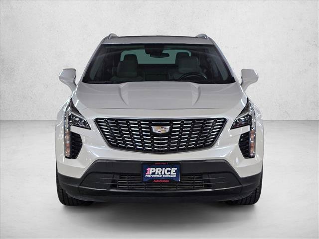 Used 2023 Cadillac XT4 Luxury w/ Cold Weather Package FWD image 2