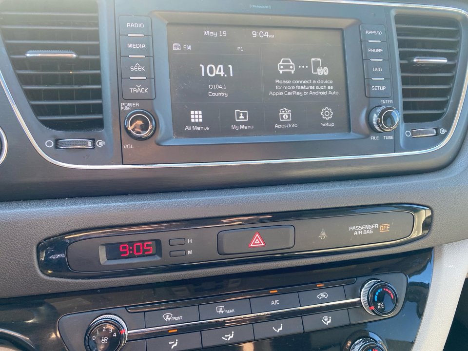 Used 2017 Kia Sedona LX w/ LX Essentials Premium Package FWD image 21