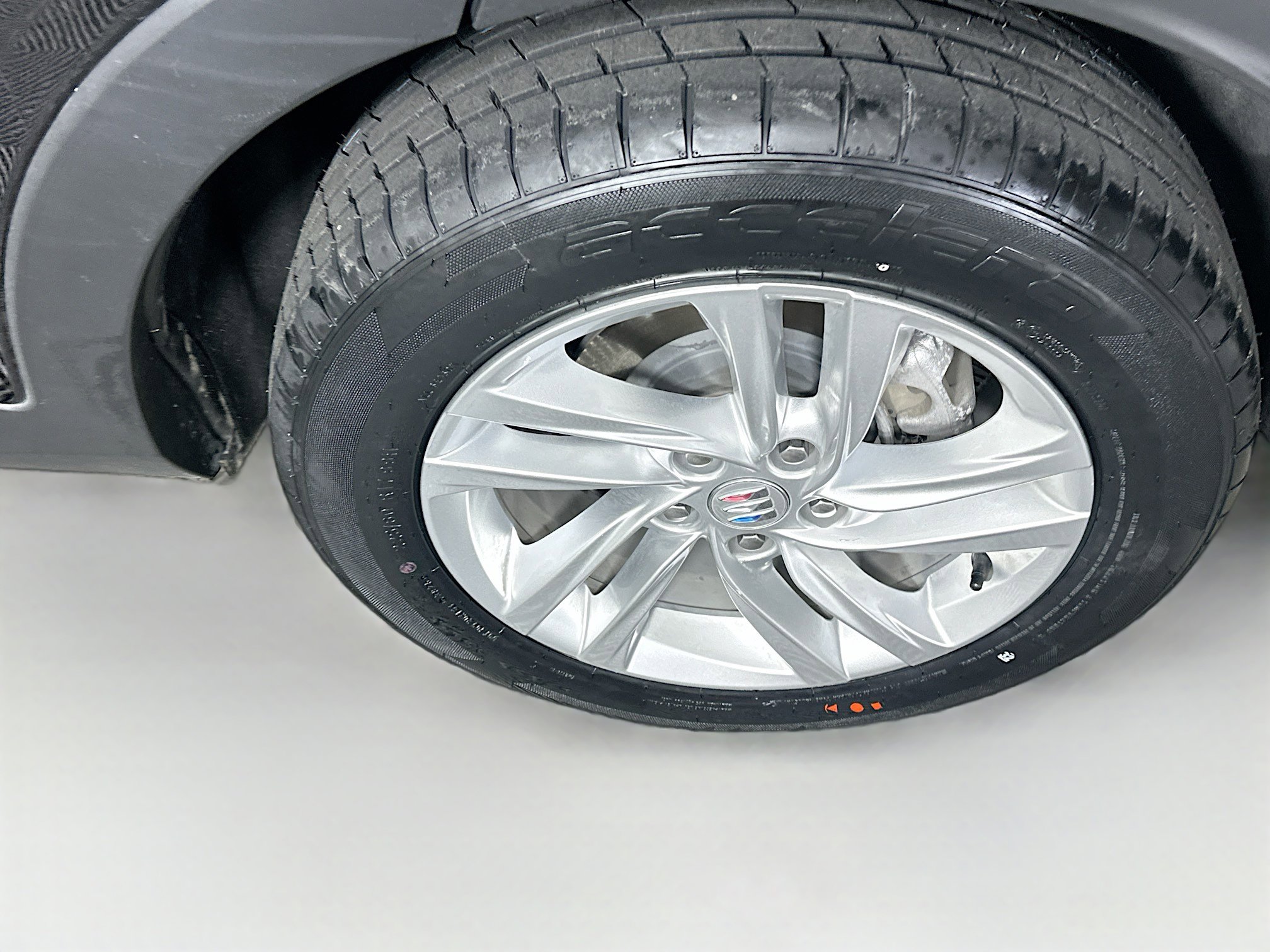 Used 2025 Buick Envista Preferred image 11