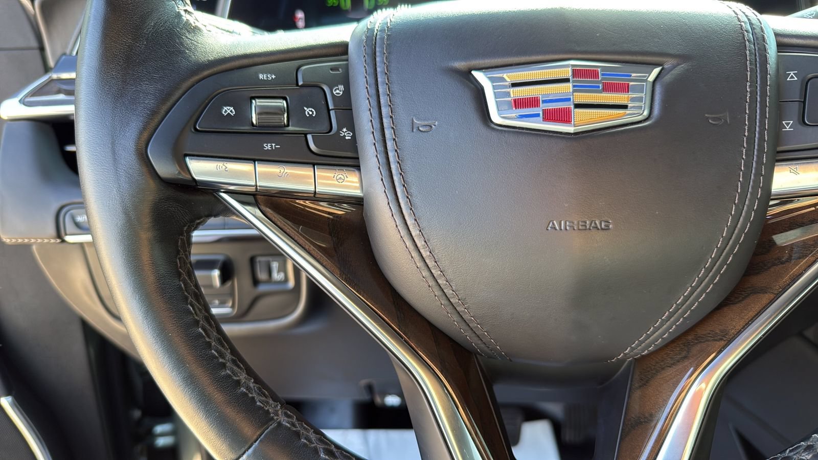 Used 2024 Cadillac Escalade Sport Platinum AWD/4WD image 16