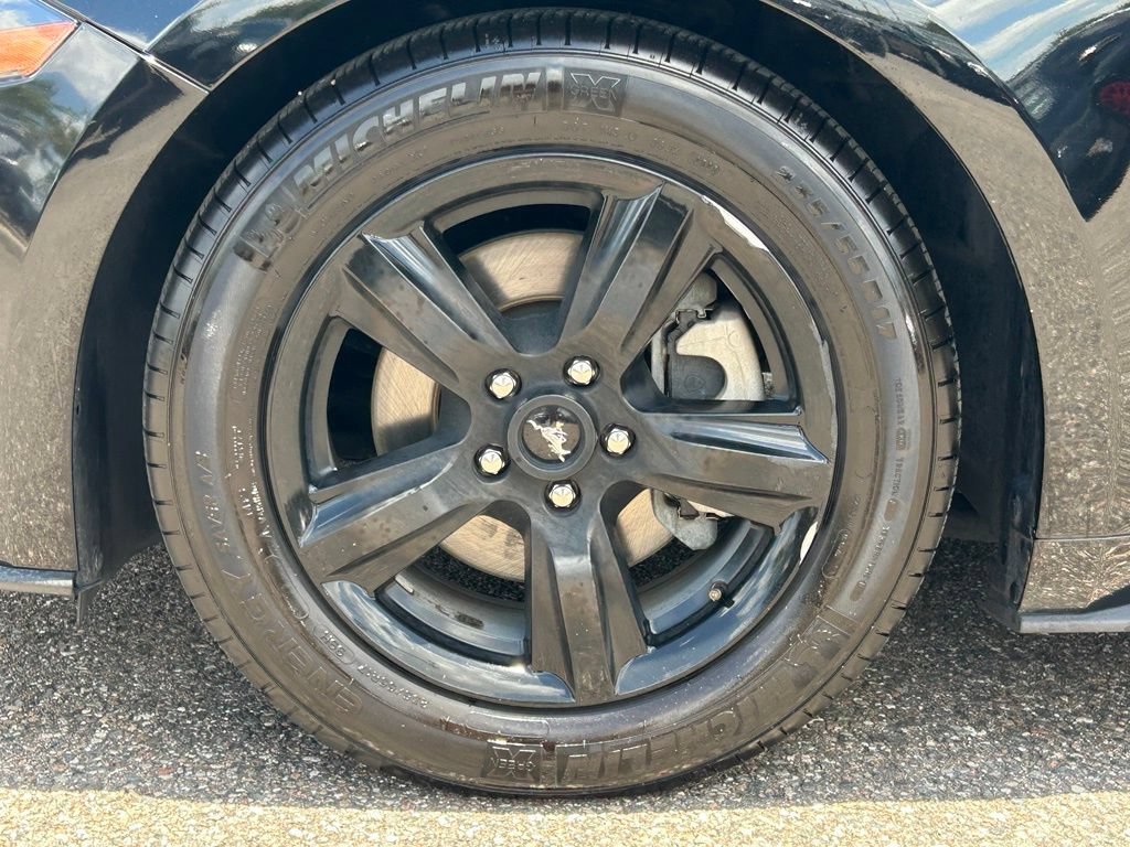 Used 2018 Ford Mustang Coupe RWD image 35