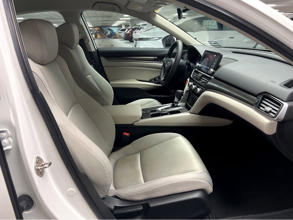 Used 2019 Honda Accord LX image 32