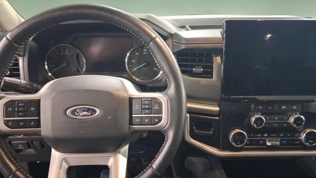 Used 2024 Ford Expedition XLT AWD/4WD image 11