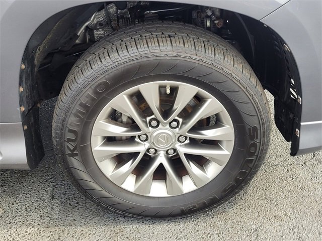 Used 2016 Lexus GX 460 Luxury w/ Preferred Accessory Package image 16