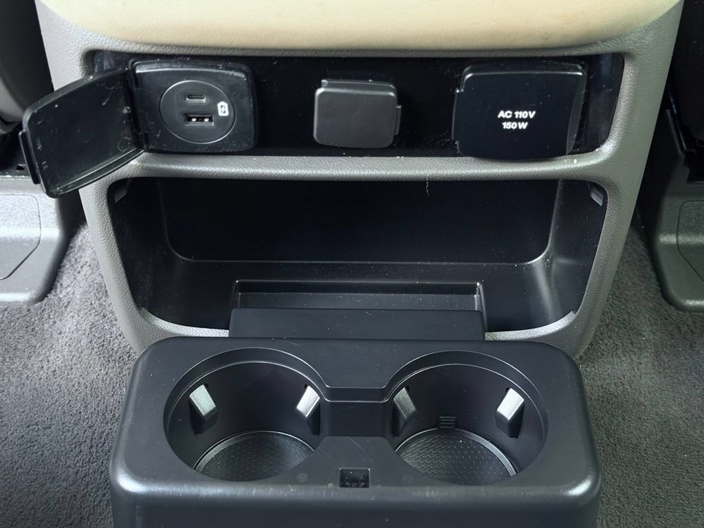 Used 2022 Lincoln Navigator 4WD image 32