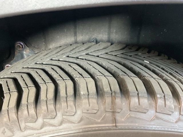 Used 2020 Toyota Highlander XLE AWD/4WD image 8