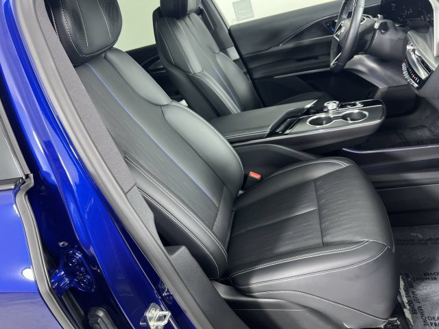 Used 2026 Cadillac Lyriq Signature Sport AWD/4WD image 28