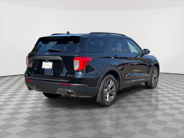 Used 2022 Ford Explorer XLT w/ Equipment Group 202A AWD/4WD image 7