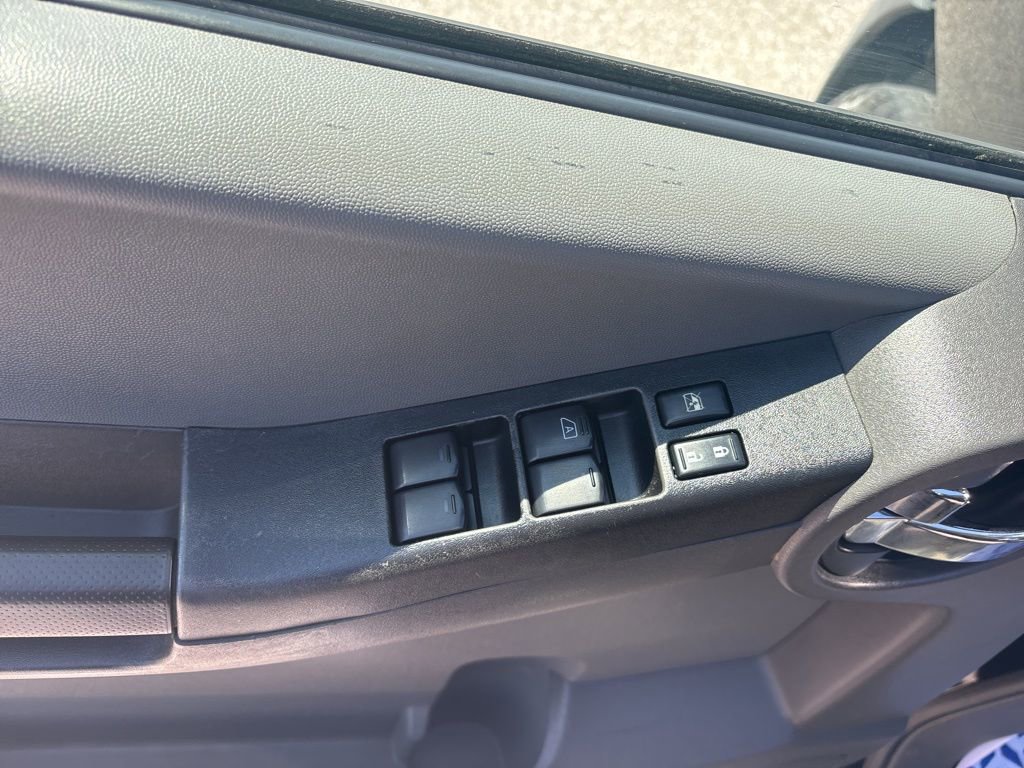 Used 2010 Nissan Xterra S image 12