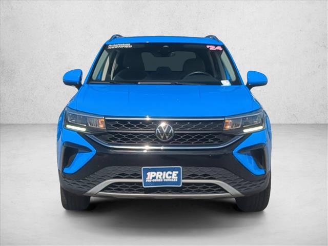 Used 2024 Volkswagen Taos SE AWD/4WD image 2