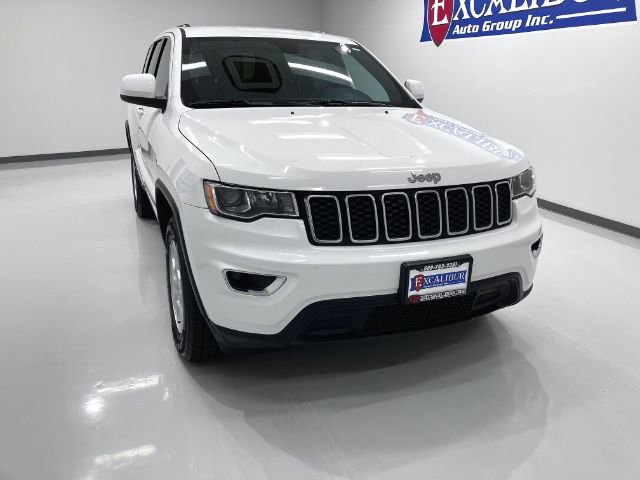 Used 2017 Jeep Grand Cherokee Laredo image 2