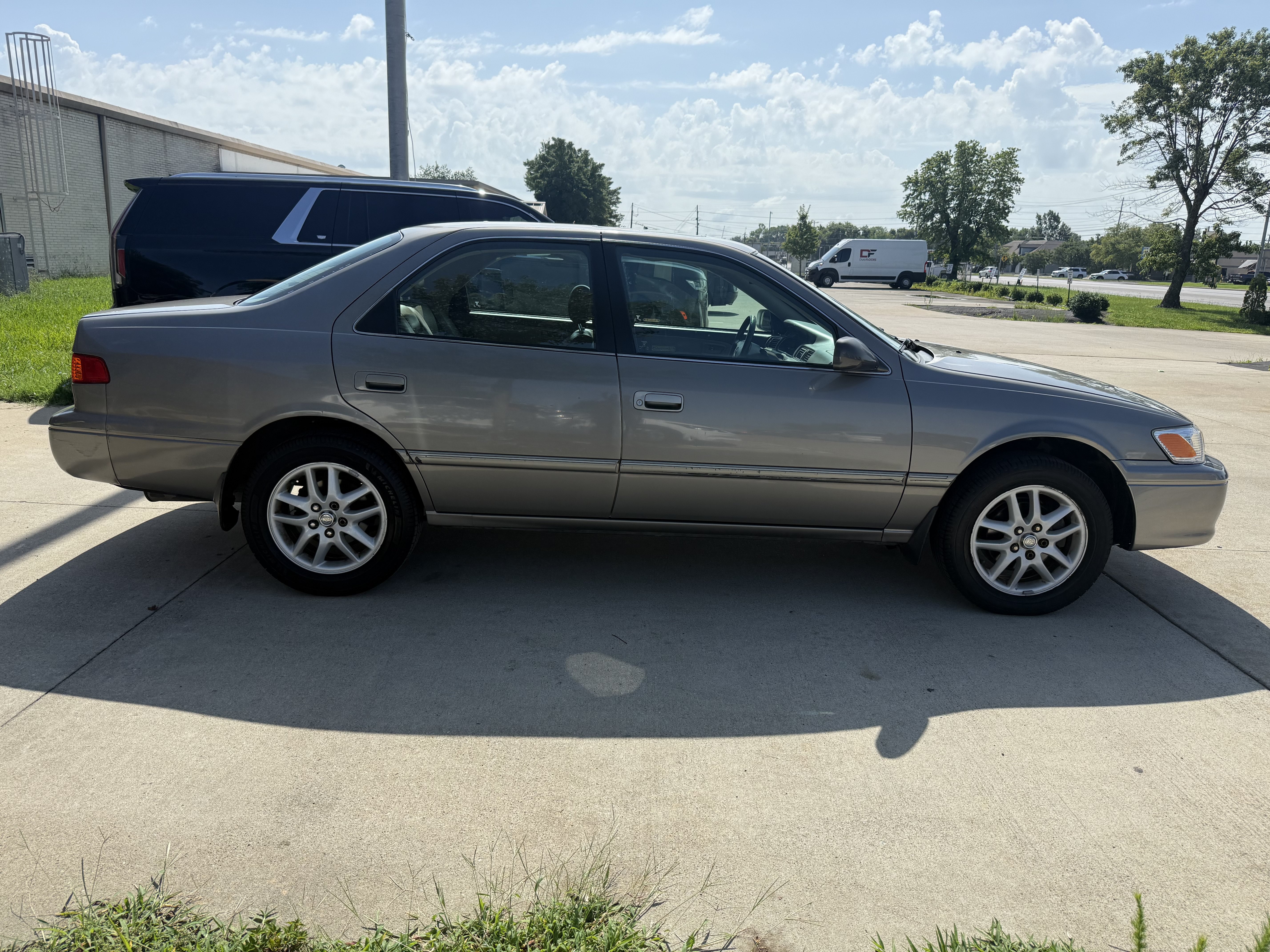 Used 2001 Toyota Camry XLE FWD image 8