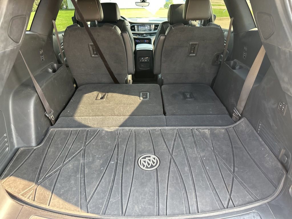 Used 2022 Buick Enclave Avenir w/ Avenir Technology Package image 38