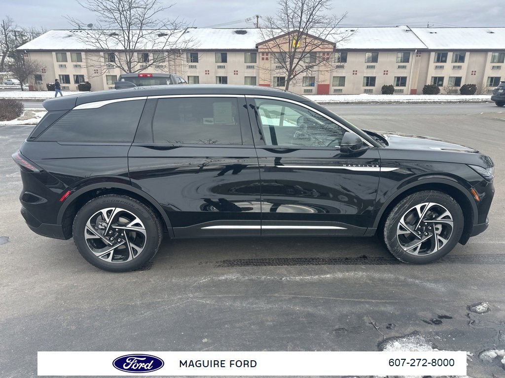 New 2026 Lincoln Nautilus Premier image 4