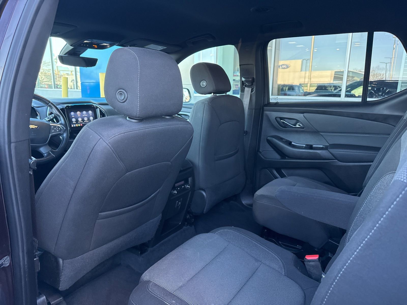 Used 2023 Chevrolet Traverse LT w/ Rear Camera Mirror Package image 16