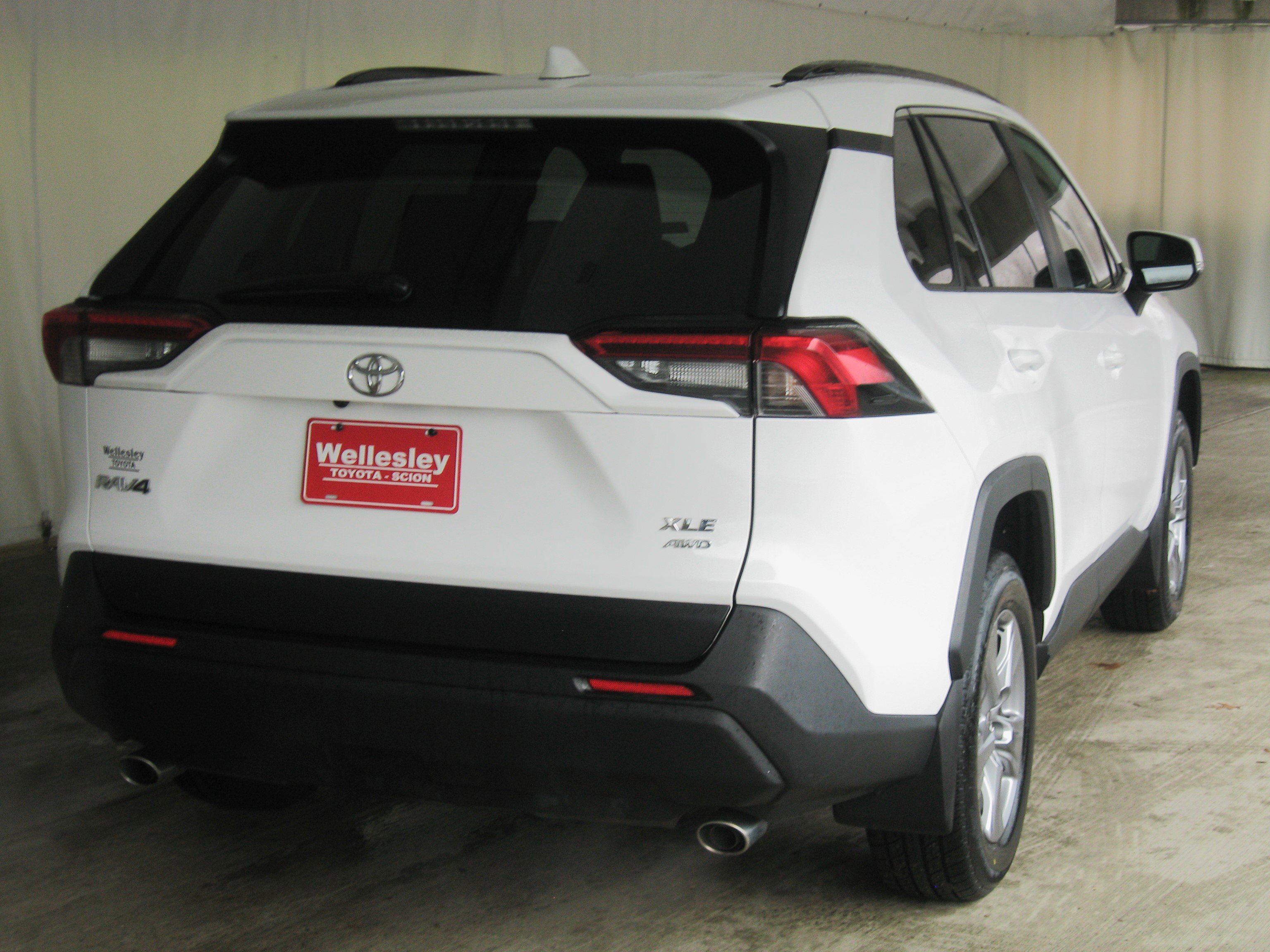 Used 2022 Toyota RAV4 XLE image 7