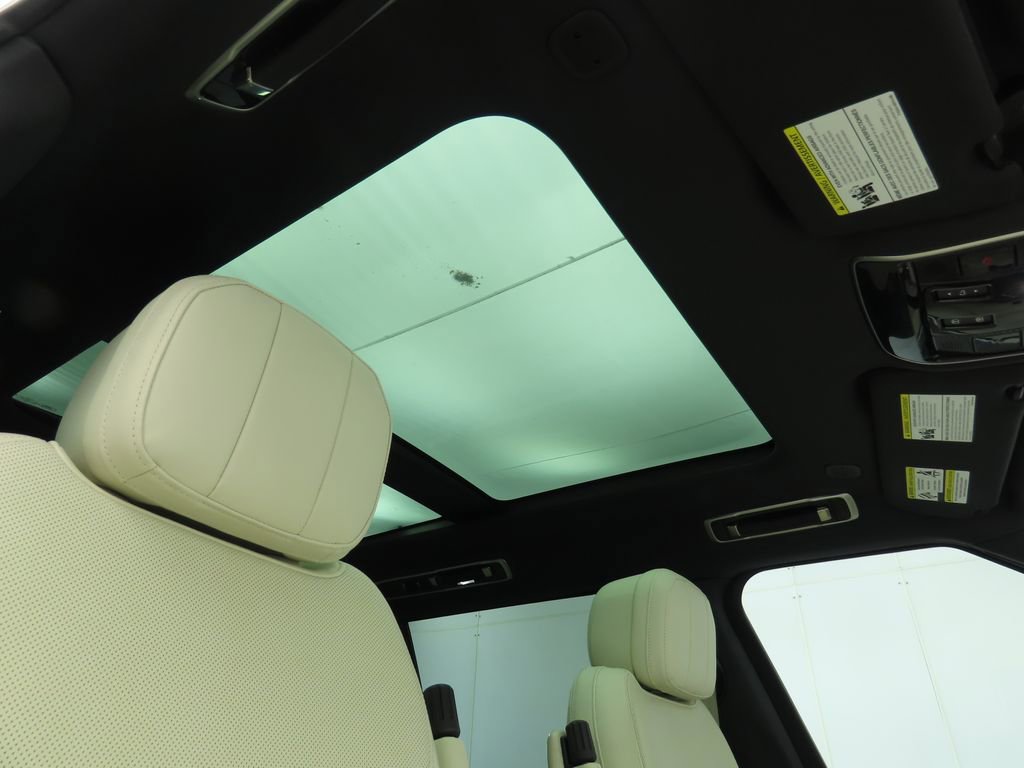 Certified 2023 Land Rover Range Rover Long Wheelbase SE image 17