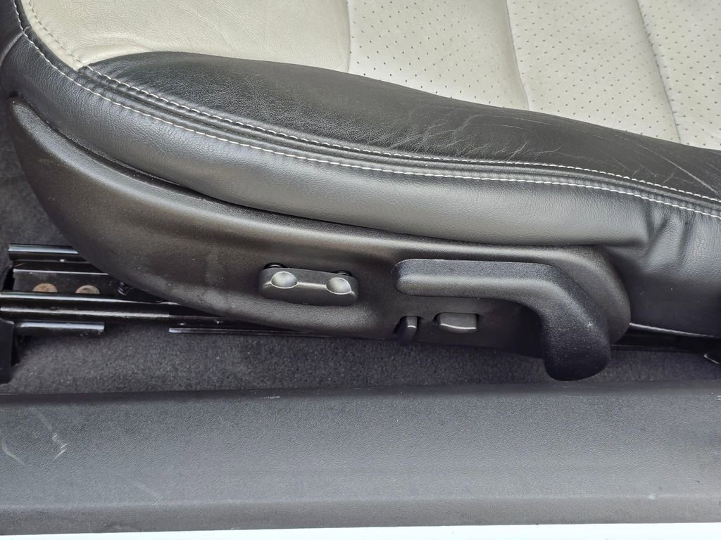 Used 2011 Chevrolet Corvette Grand Sport w/ Preferred Equipment Group image 24