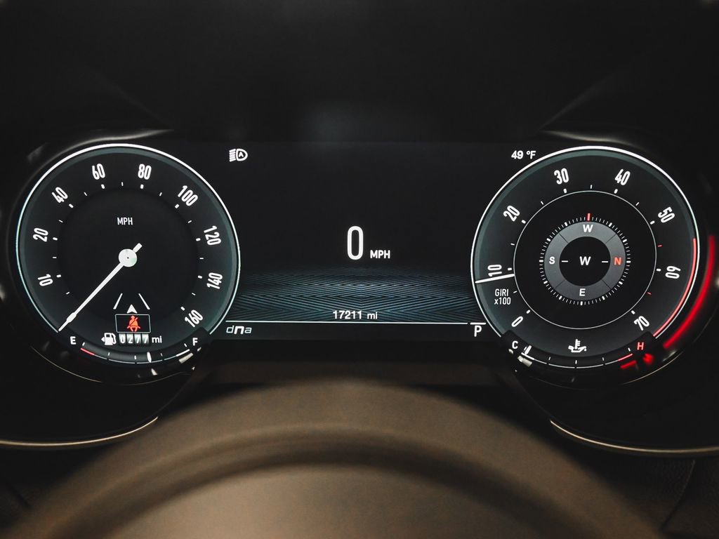 Used 2024 Alfa Romeo Giulia Veloce image 17