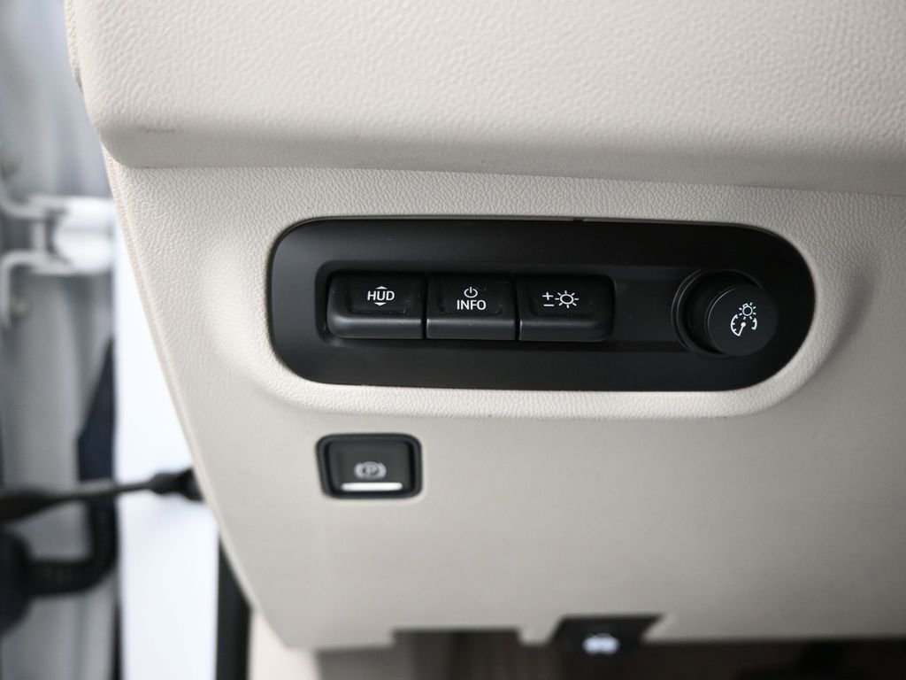 Used 2023 GMC Terrain Denali w/ Denali Premium Package AWD/4WD image 34