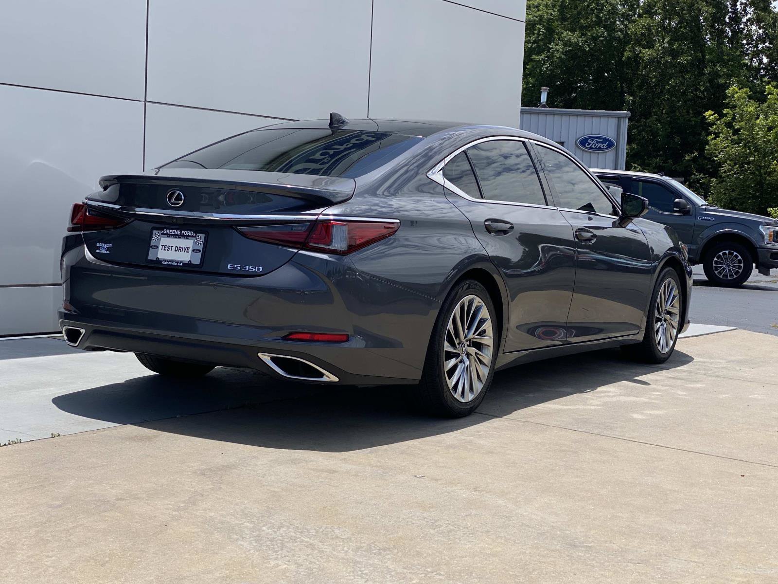 Used 2022 Lexus ES 350 Ultra Luxury w/ Accessory Package 2 FWD image 4