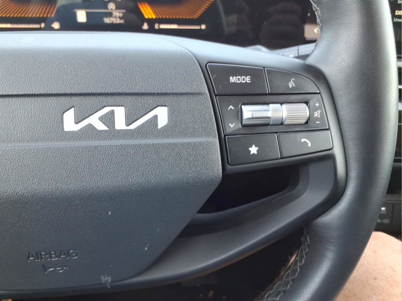 Used 2026 Kia Sportage LX FWD image 21