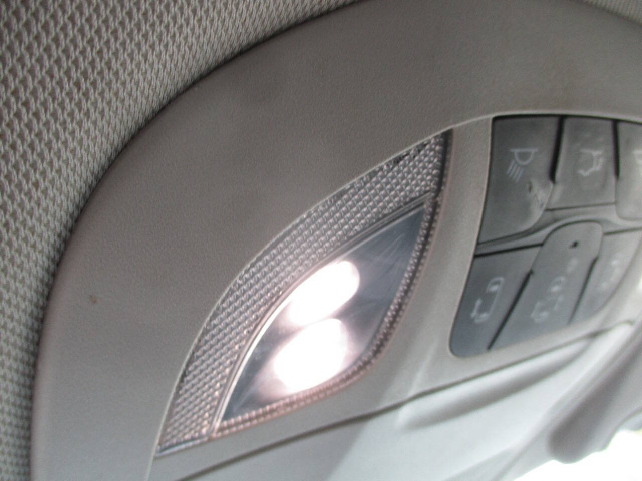 Used 2020 Chrysler Voyager Lxi FWD image 40