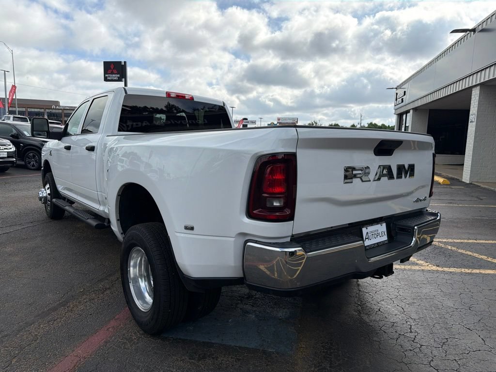 Used 2025 RAM 3500 Tradesman w/ Chrome Appearance Group AWD/4WD image 8