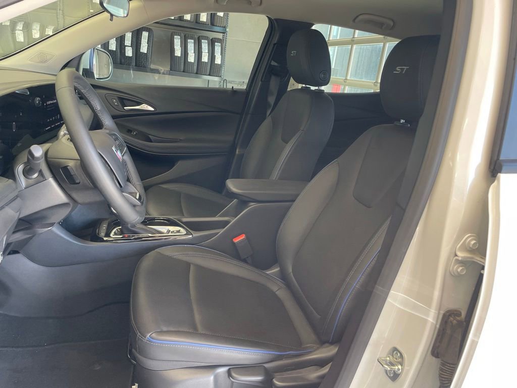 Used 2026 Buick Encore GX Sport Touring FWD image 10