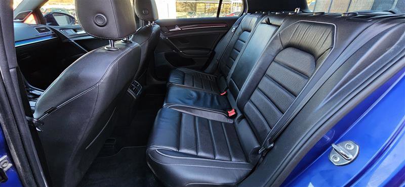 Used 2018 Volkswagen Golf R 4-Door image 17