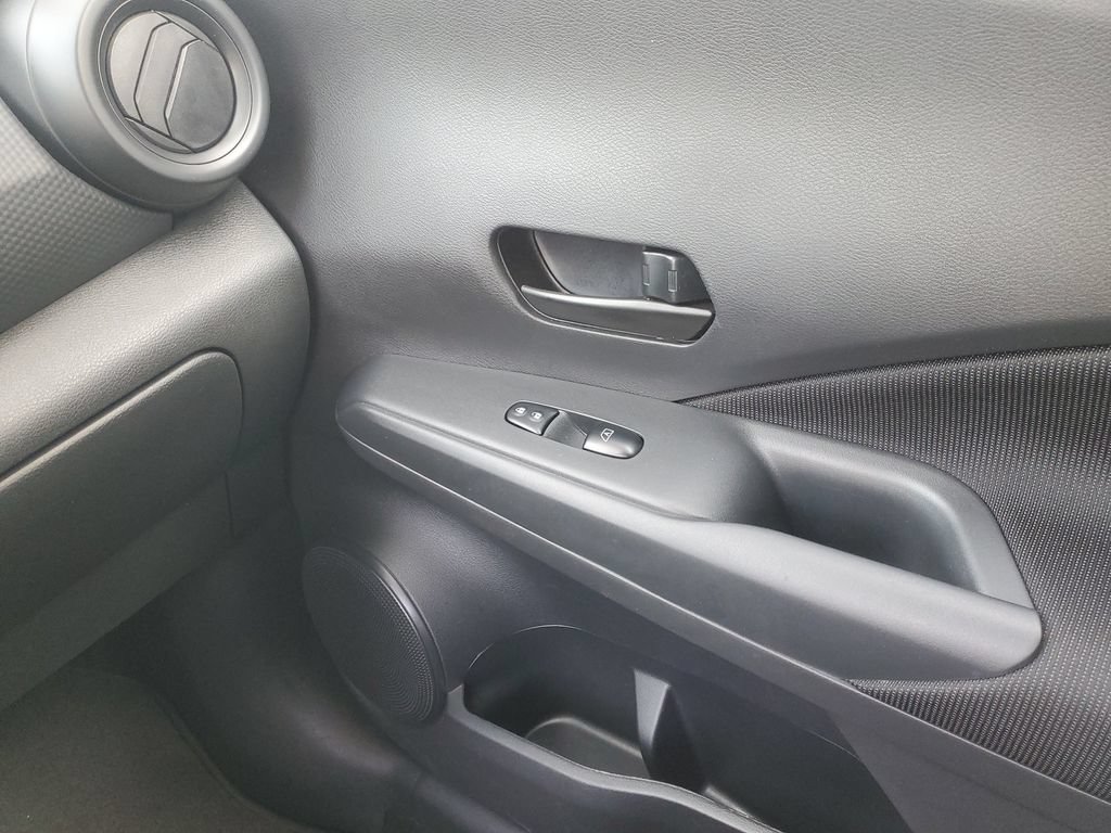 Certified 2025 Nissan Kicks Play S FWD image 35