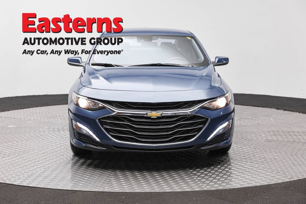 Used 2025 Chevrolet Malibu LT FWD image 4