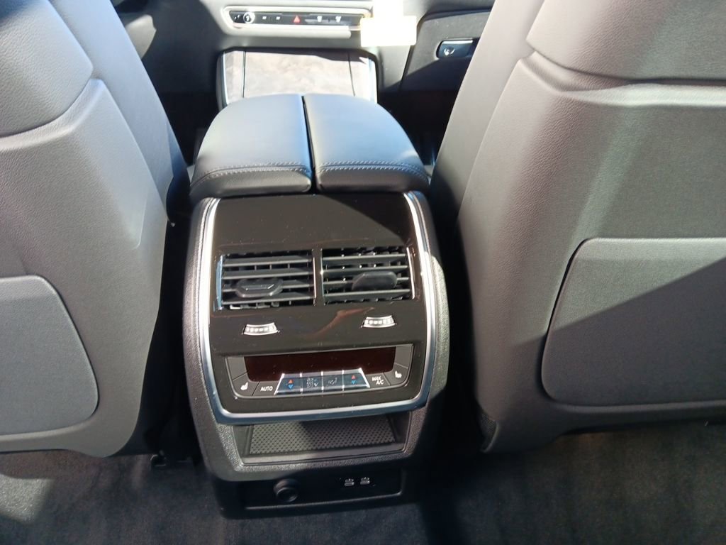 New 2026 BMW X5 xDrive40i w/ Climate Comfort Package image 11