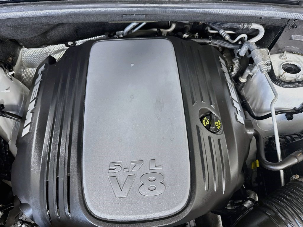 Used 2018 Dodge Durango R/T w/ Blacktop Package AWD/4WD image 38