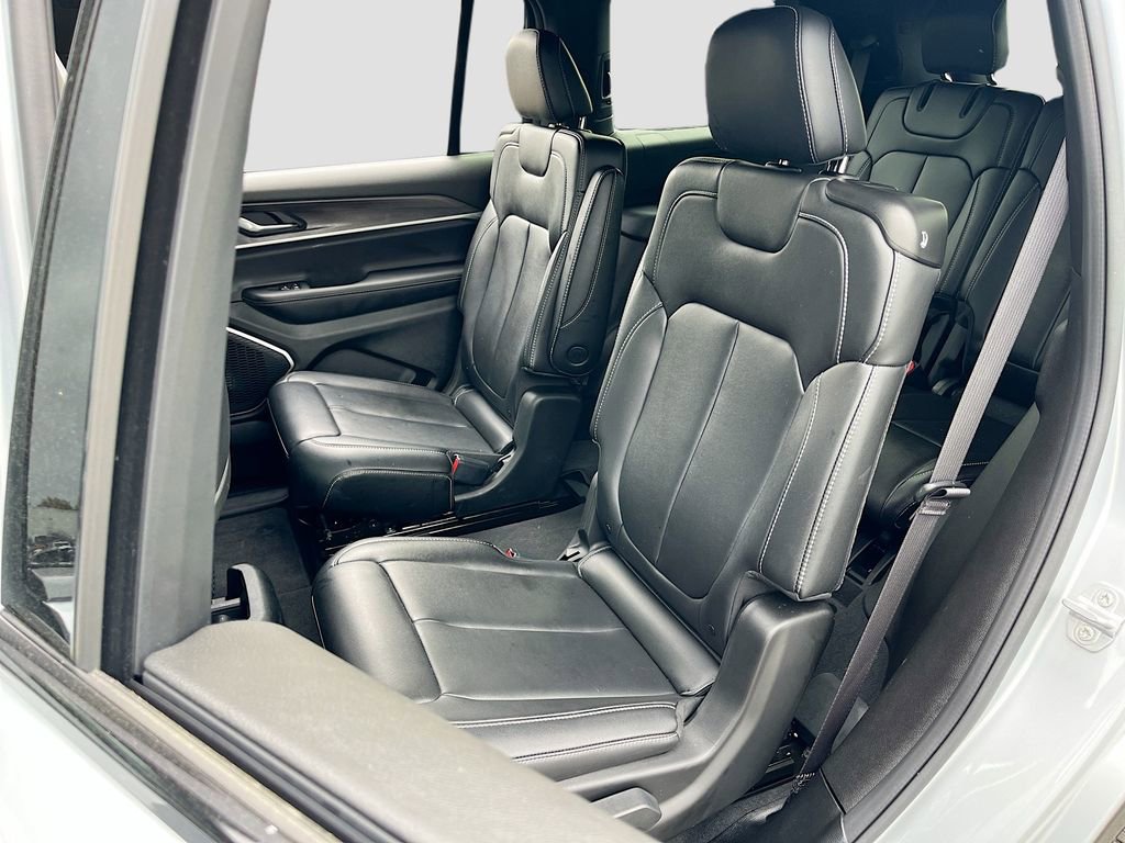 Certified 2025 Jeep Grand Cherokee L Limited w/ Black Appearance Package image 25