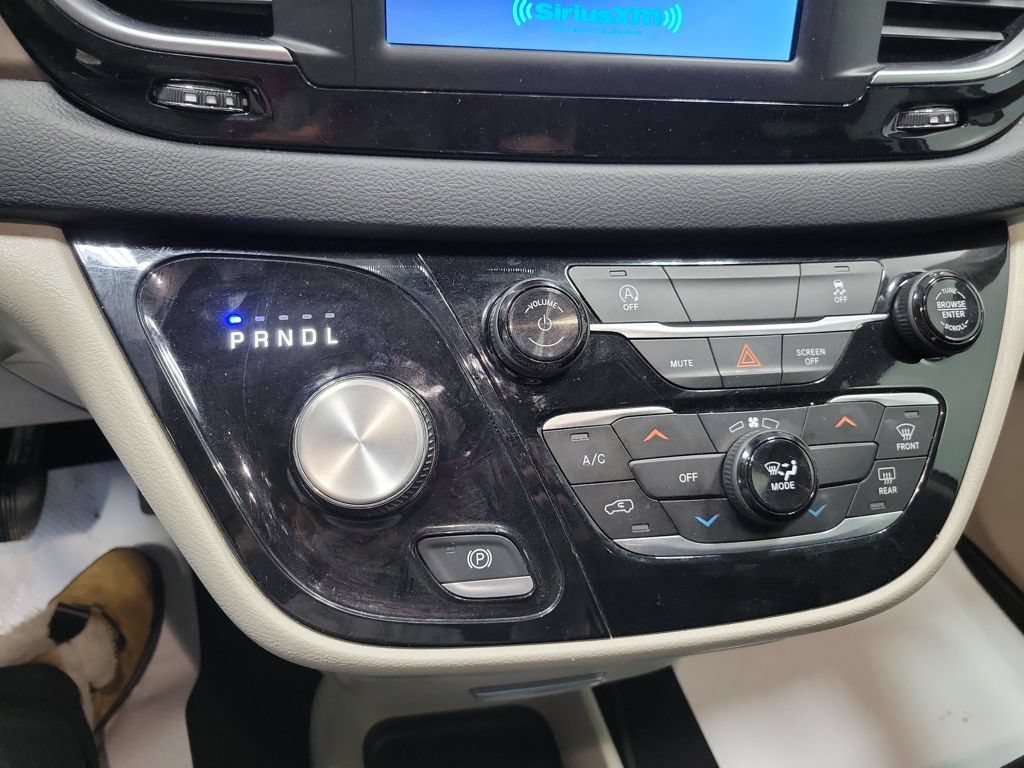 Used 2023 Chrysler Voyager LX FWD image 44
