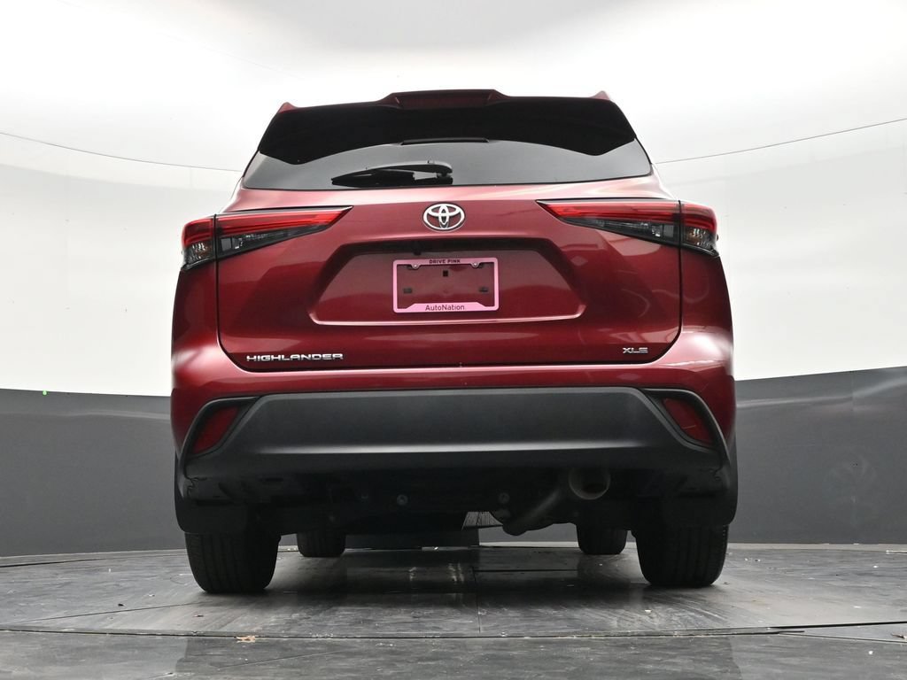 Used 2023 Toyota Highlander XLE FWD image 23