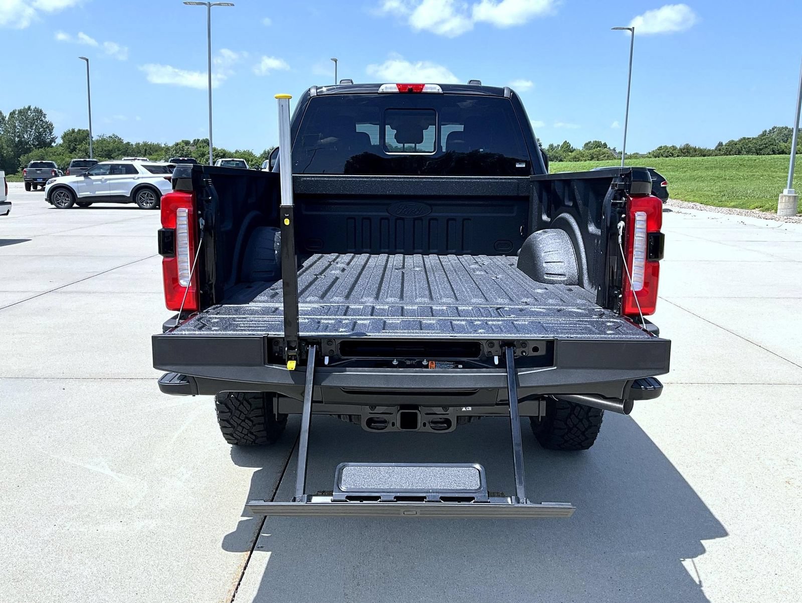 New 2026 Ford F250 Lariat w/ Tremor Off-Road Package AWD/4WD image 15